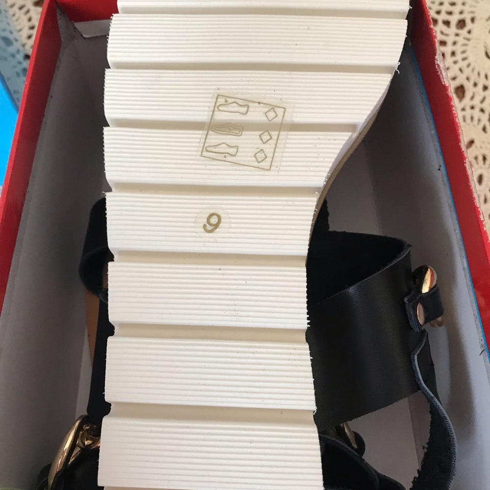 Modern Rush Women’s Sandals size 9